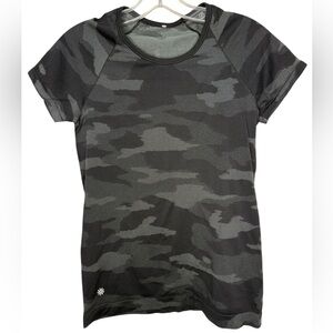 Athleta Speedlight Black and Gray Camo Tee Shirt -Small